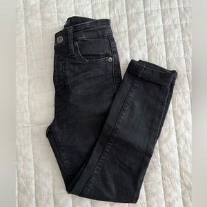 ⭐️Black skinny jeans⭐️